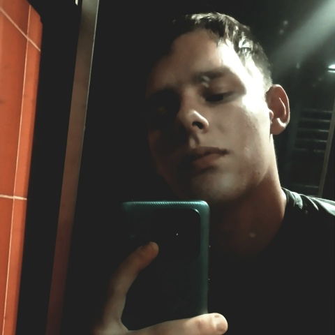 Макс Ефремов